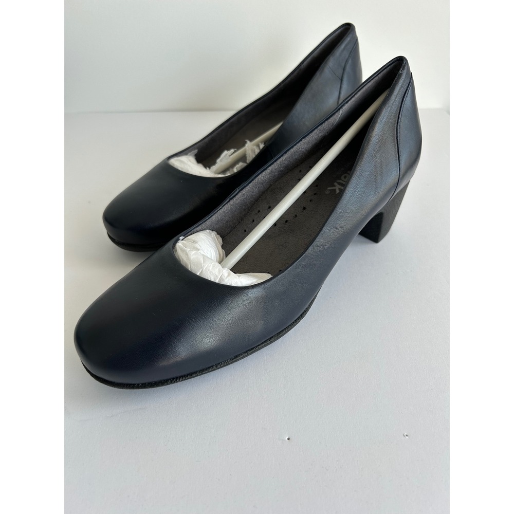 SoftWalk Imperial II Navy Leather Pumps Womens Size 9 M Round Toe Block Heel